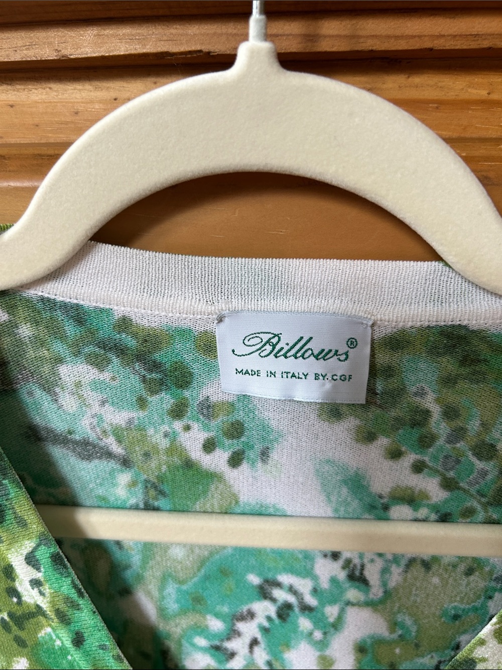 Billows cardigan Green Patterned V-Neck Button Lightweight Sweater - Picture 2 of 10